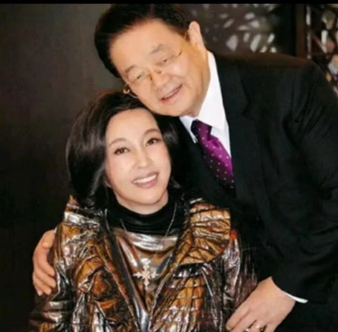 刘晓庆有几个孩子？一生4段婚姻，却未生一儿半女-第37张图片