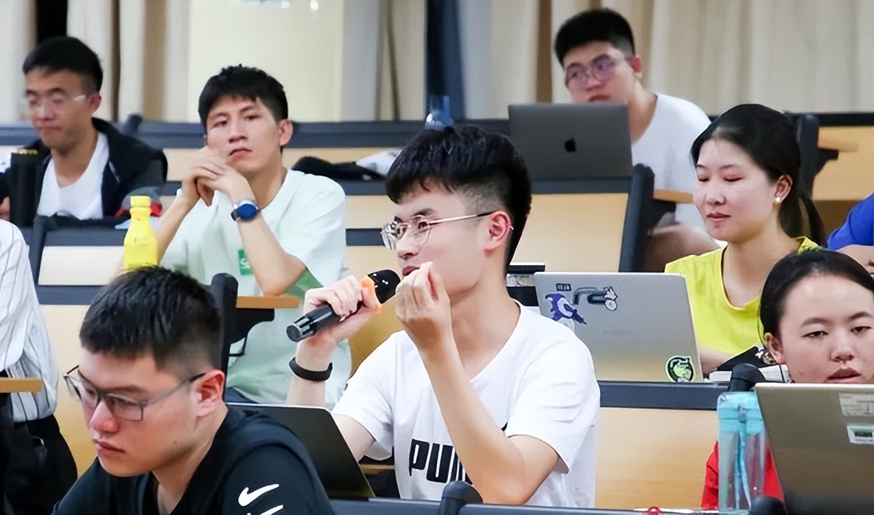 政法类高校排名更新，五院四系依旧强势，西南政法位列第三名