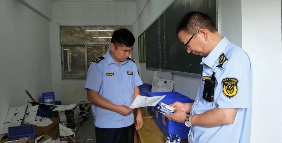 严查商业广告进校园 赤壁市市场监管局处罚违法“学生奶”宣传