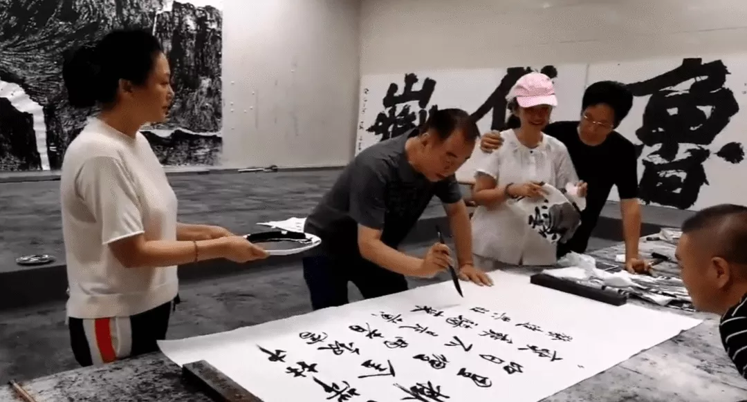 娱乐圈6对老夫少妻现状:方媛无经济实权,张纪中杜星霖依旧恩爱