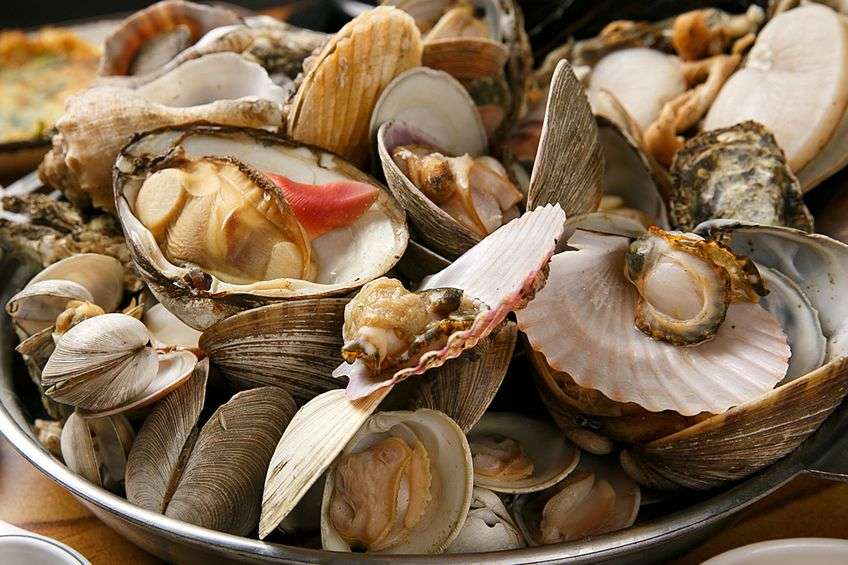 想要摆脱痛风，要控制好血尿酸水平，牢记做好这4件事，别忽视