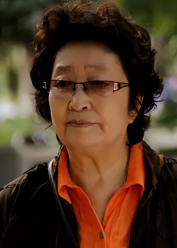 著名演员彭玉：丈夫去世6年后，两个女儿撮合她与亲姐夫再婚