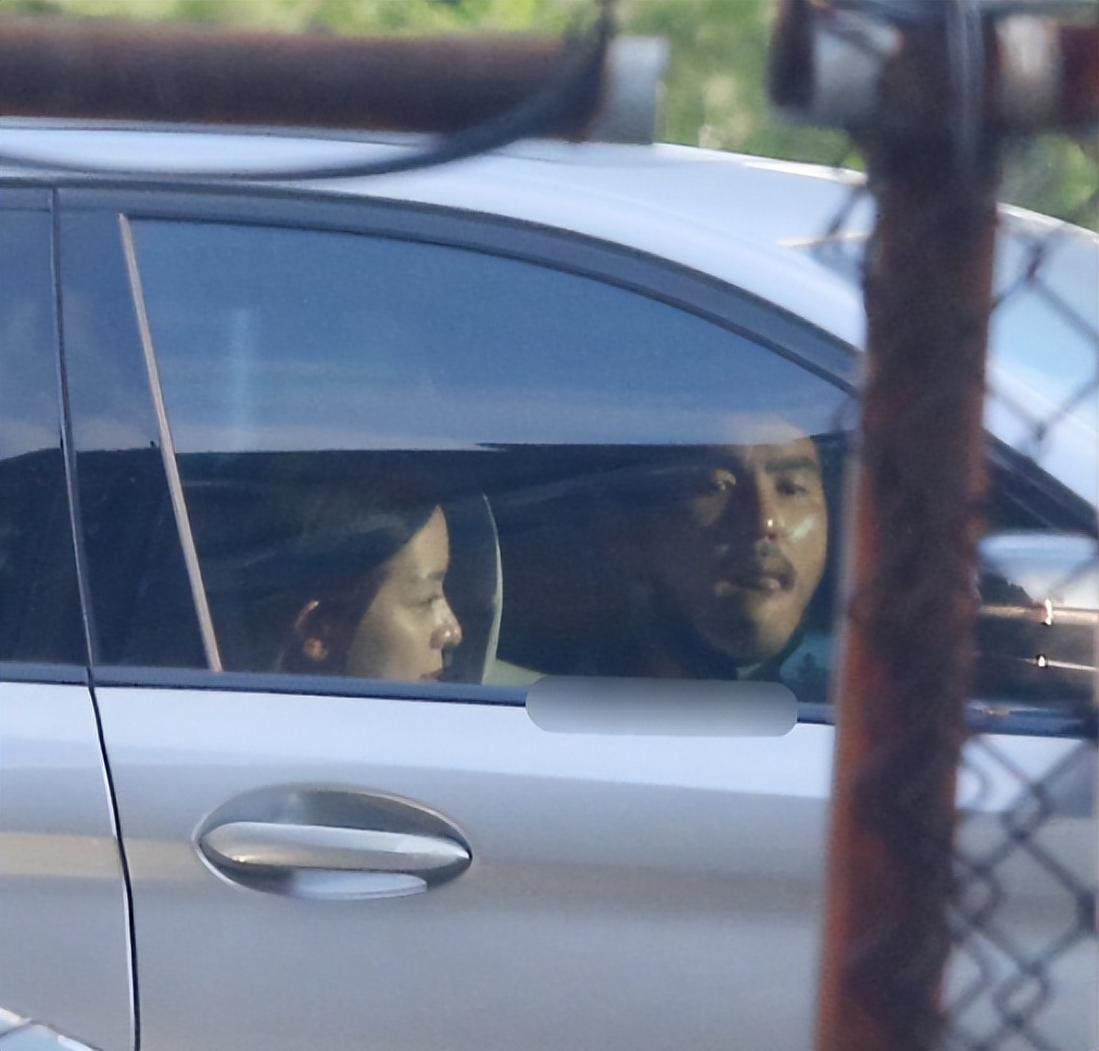 阮经天认爱4个月已分手，与小14岁嫩妹新恋情曝光，做回情场浪子