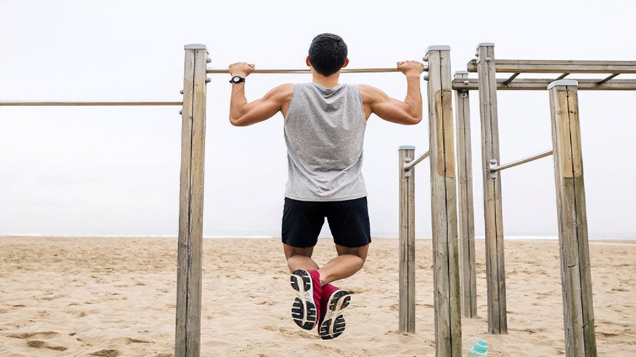 健身器材单杠「健身器材单杠高度」