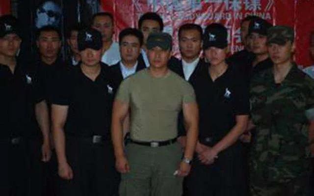 中国保镖李旭：一人可敌30人，曾贴身保护巴菲特，时薪28万