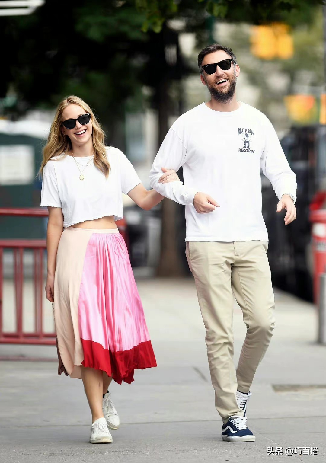 “大表姐”和她老公同框太有爱！结婚3年，依然满心满眼都是对方