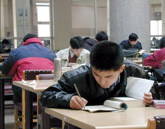 985高校投档线排名出炉，哈工大沦为第四档，武汉大学实至名归