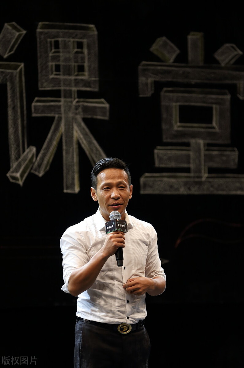 赵本山宋小宝等赵家班原班人马出演的鹊刀门传奇今日官宣