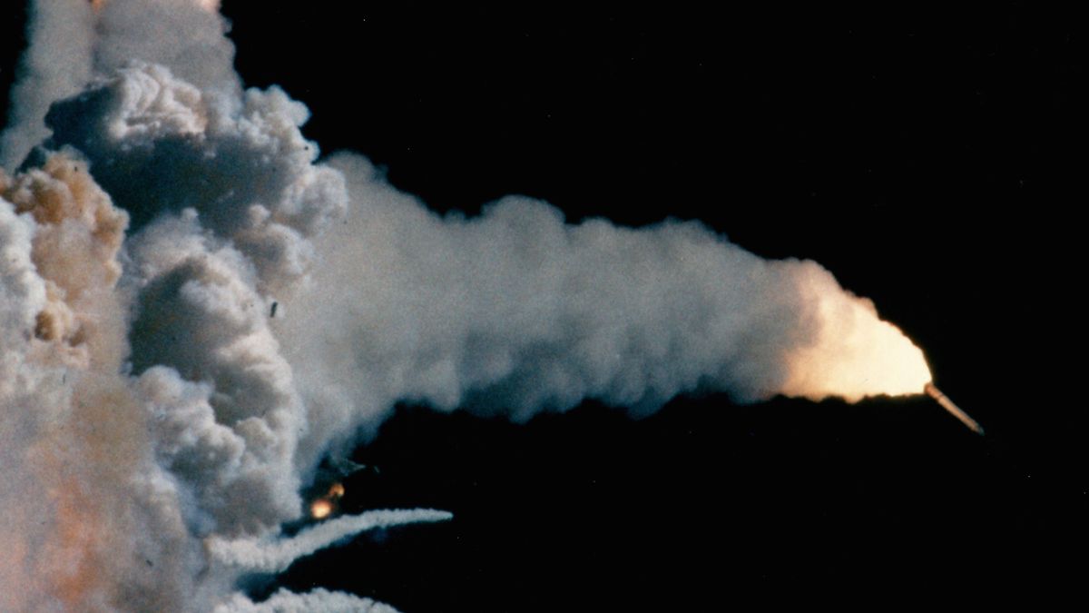 历史上的今天1986年1月28日挑战者号航天飞机发射后爆炸了（多图）