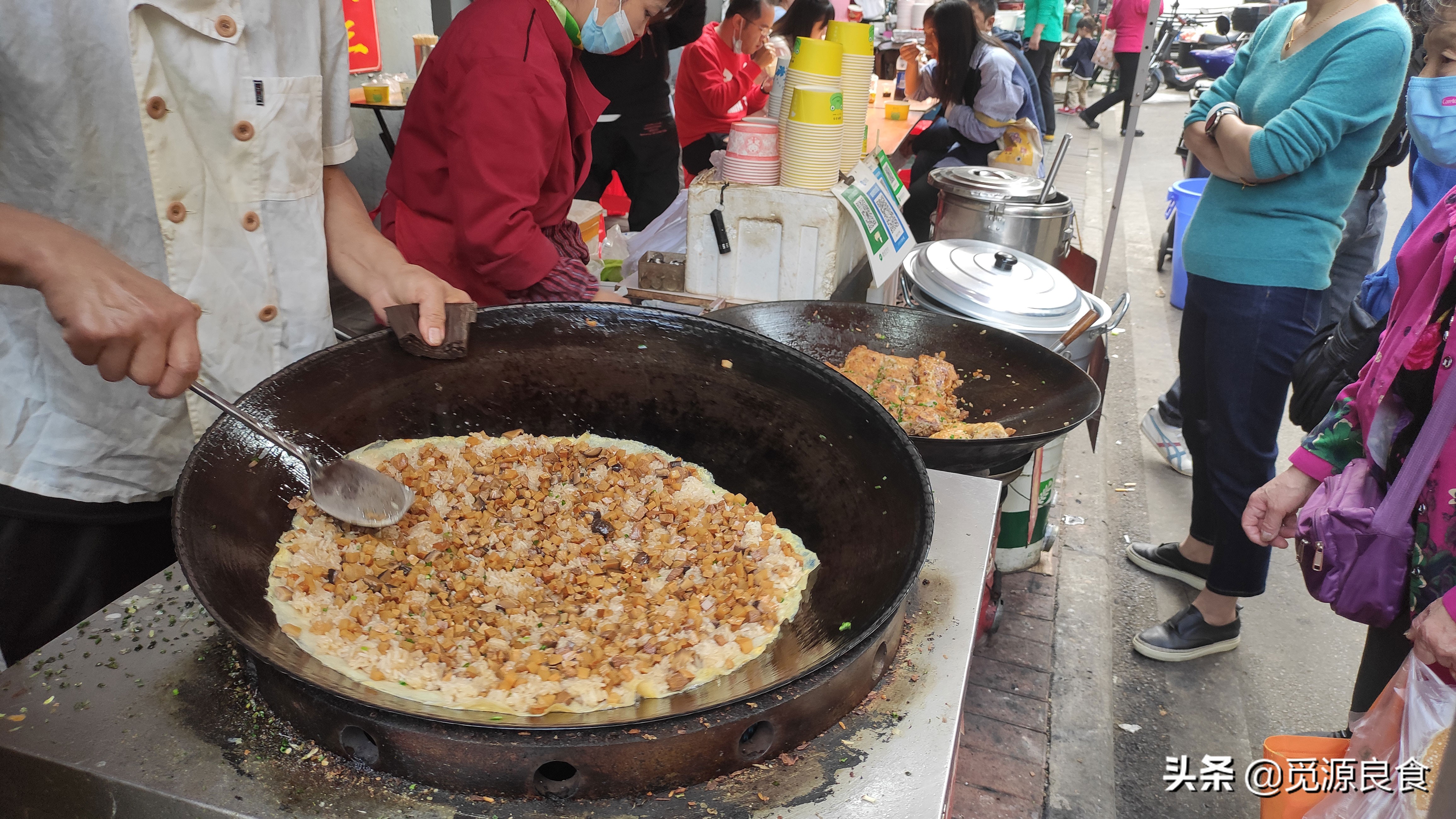 武汉特色早点美食排行榜：热干面、豆皮、面窝等必吃老字号推荐