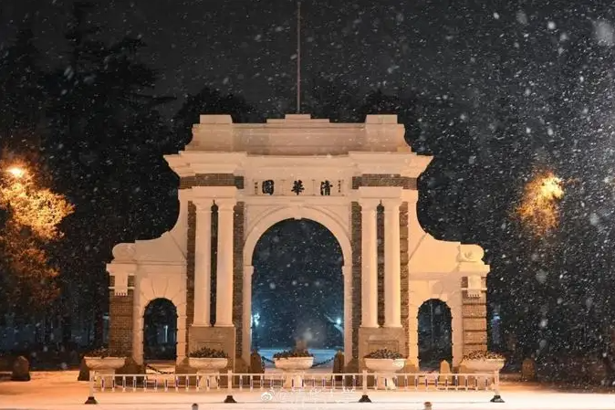 2022国内大学总分排行榜出炉，清华远超北大，浙大表现亮眼