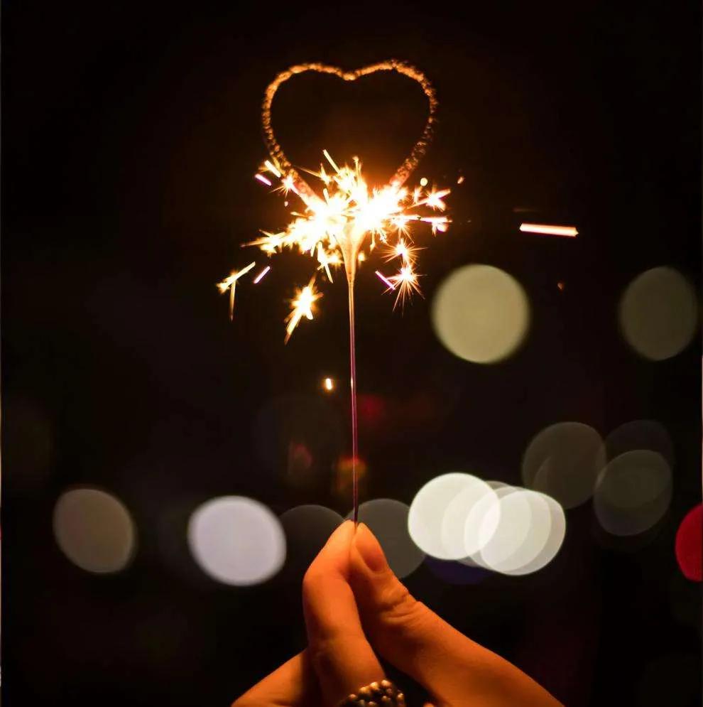 元宵节文案|对着烟花许愿,愿生活如芝麻汤圆般甜