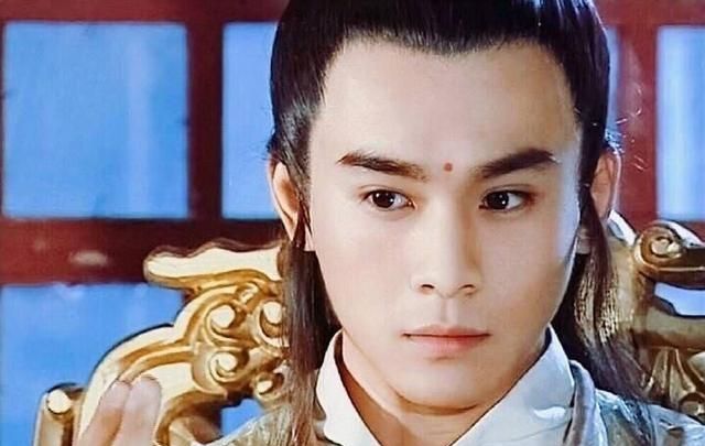 抹额造型别乱用，有人冷峻洒脱，有人呆萌可爱，关键还得脸型扛