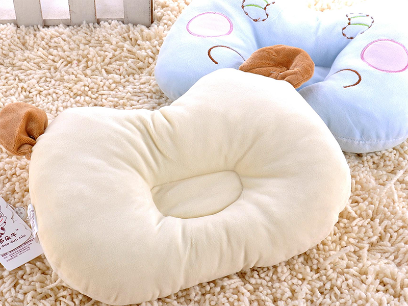 怎样给宝宝选择枕头记住八点选择健康婴儿枕!