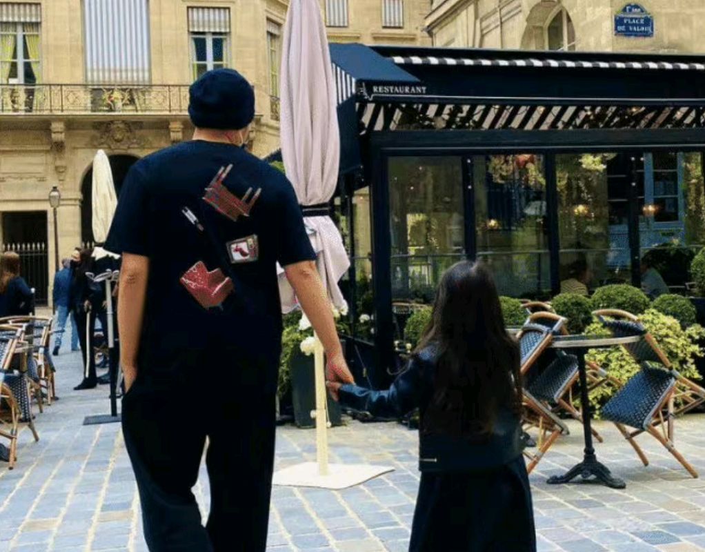 周杰伦昆凌女儿给圣诞老人的信，想养一只白色老鼠？网友被惊住