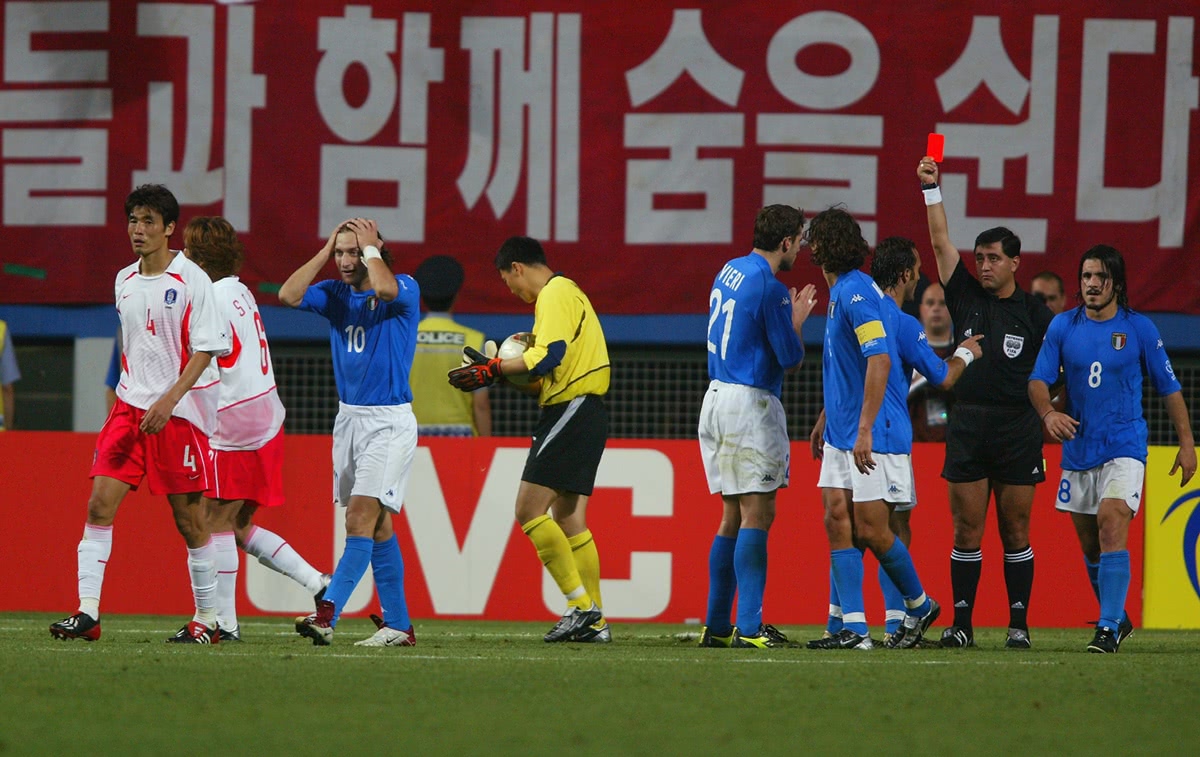 德国对韩国世界杯裁判(乌拉圭媒体揭韩国足球黑料，重提02年“丑闻”，韩媒怒了：胡扯)