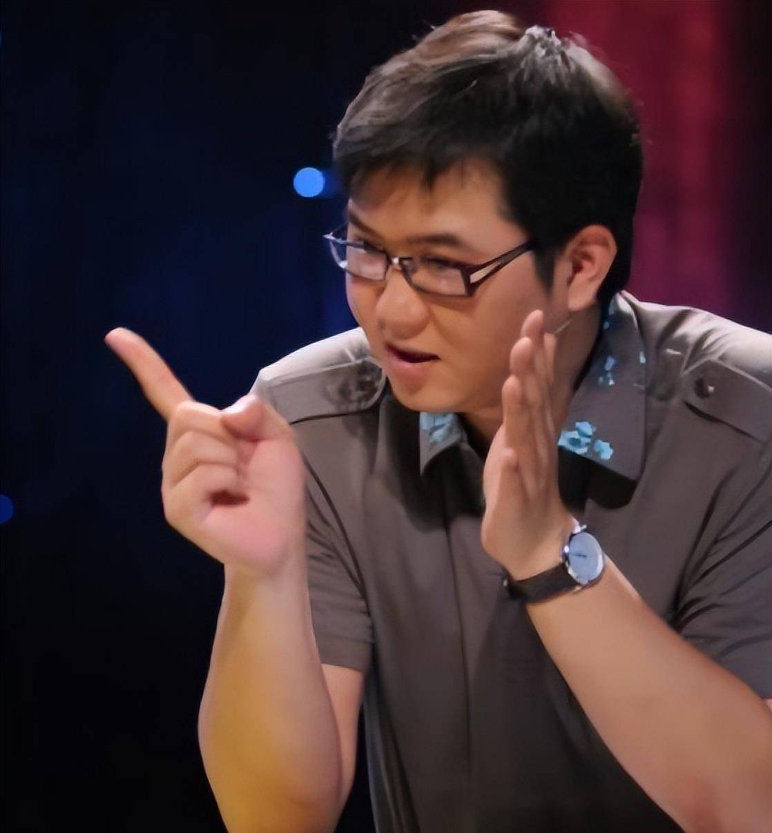 主持人赵川:3段婚姻,一婚记者,二婚画家,三婚小16岁的空姐