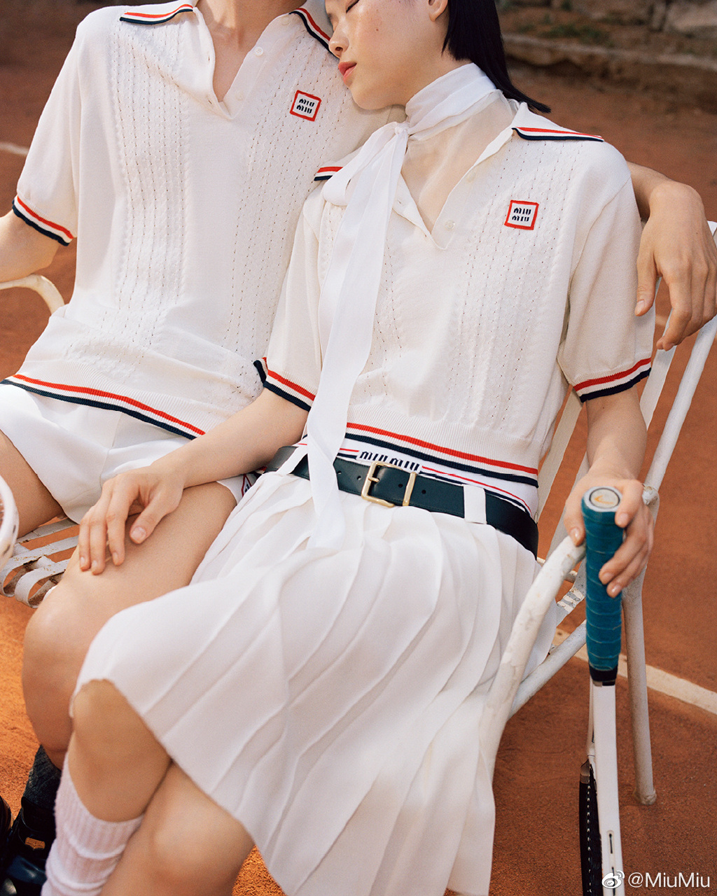 网球长袜女(显高又减龄,主人手一件!秋冬爆款网球裙怎么穿更时髦?