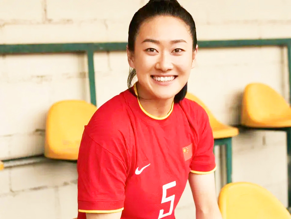 中国女足将出征东亚杯!后防铁闸回归,这下王珊珊可以专注进攻了
