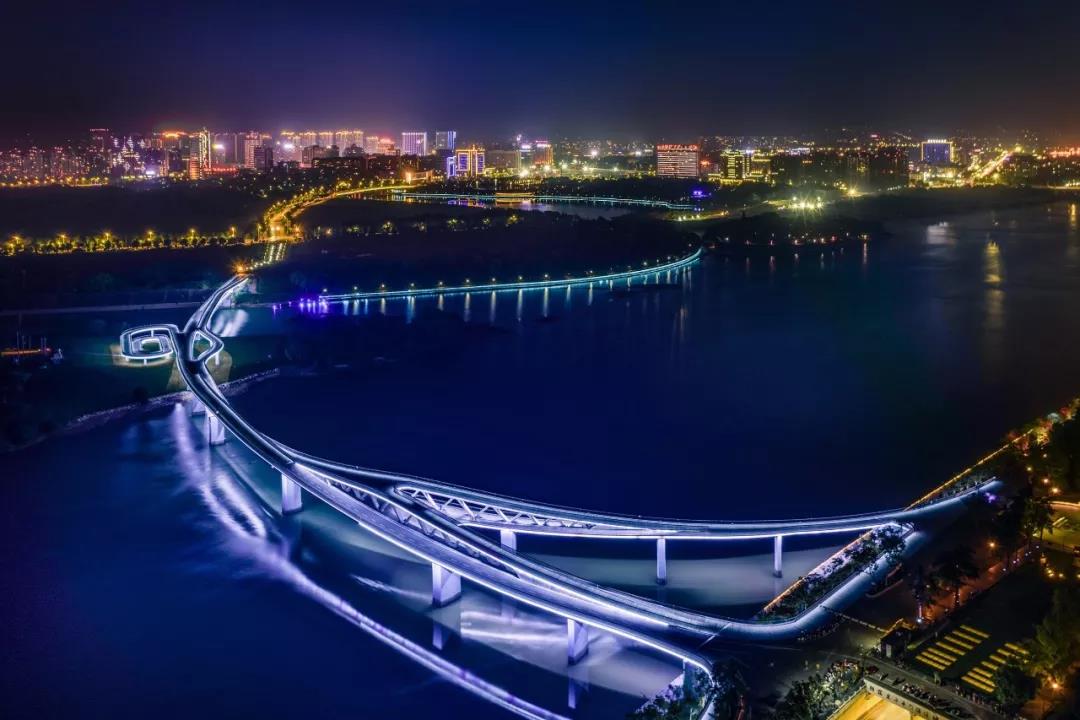 除了风景秀美外,衢州也因地理位置优越而闻名周边,其西连江西上饶