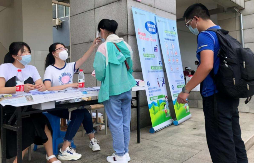 除了浙江省外，全国中小学生将提前放假，“神兽”就要回家了