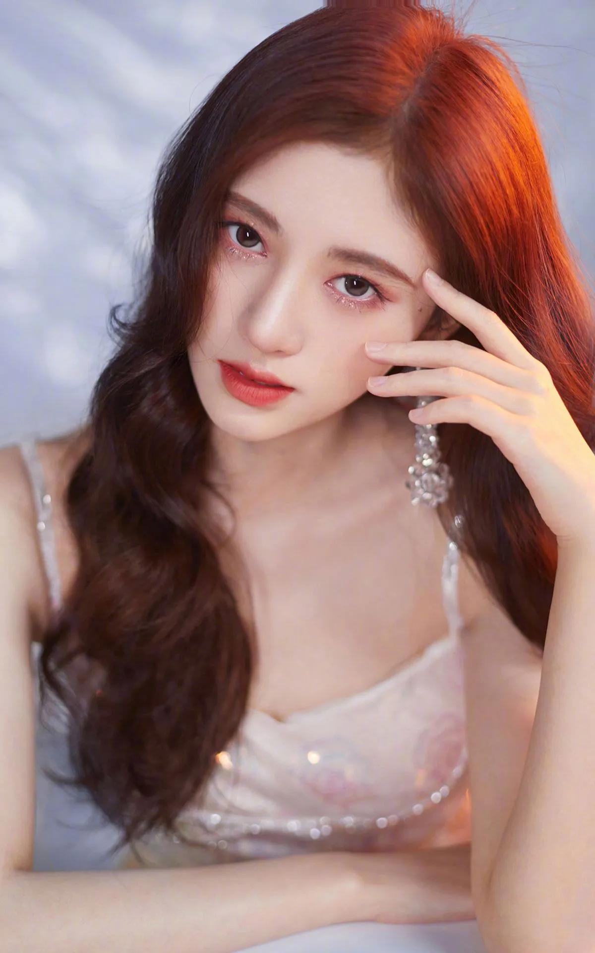 鞠婧祎：甜美靓丽，天生丽质