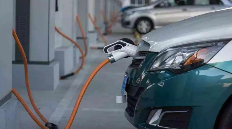 涨价不断的新能源汽车，还能入手吗？