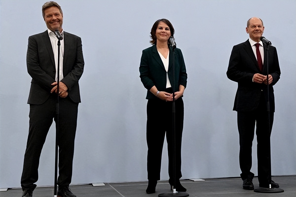 ˷ܣξҰܣⳤϷϵĬ˶