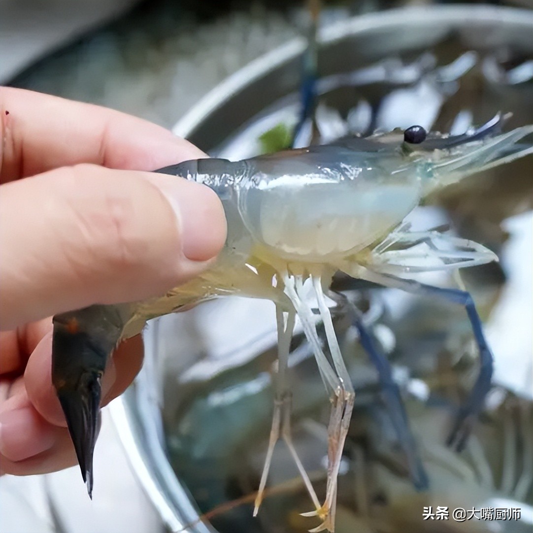 水煮河虾的做法（鲜香滑嫩的水煮河虾简单做法）