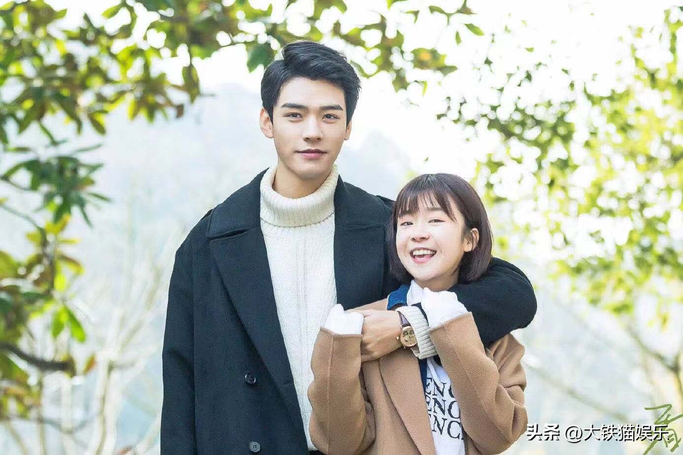 当“小个子女星”与高挑女星红毯撞衫，单看挺美，一对比高下立见
