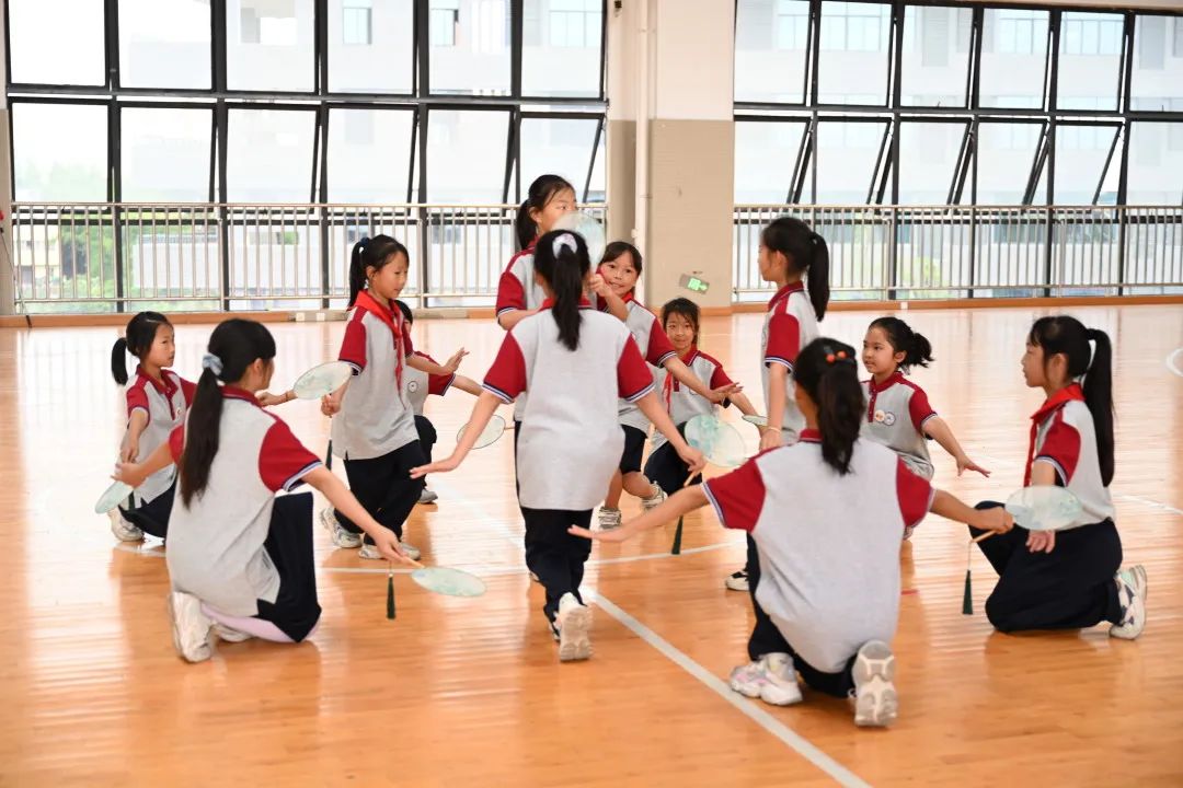美在附小——记天府新区新兴中学附属小学开展第一届艺术节