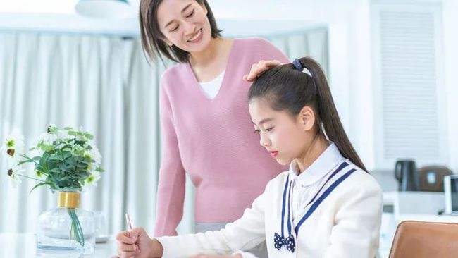 要想孩子人生走得远：唯有父爱不缺席，母爱有温度