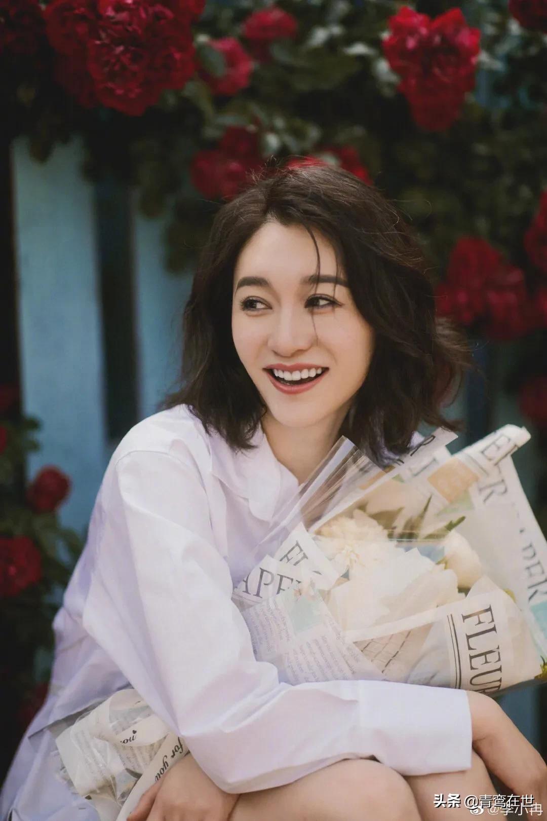 李小冉浪漫文艺风大片，温柔气质似少女