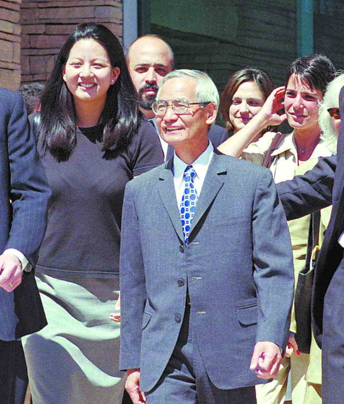 清华天之骄子移民北美，靠刷油漆悲惨过活，44岁跳桥惨烈自尽始末