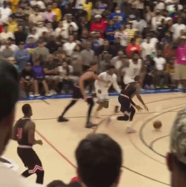 詹姆斯招牌动作教学视频（詹姆斯经典招牌手势系列之：摊手）