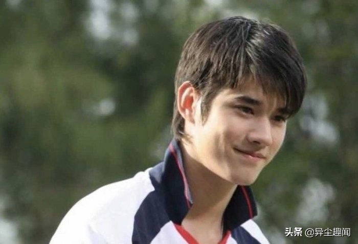 《初恋那件小事》学长帅气爆红，33岁熟男被封泰国金城武近照曝光
