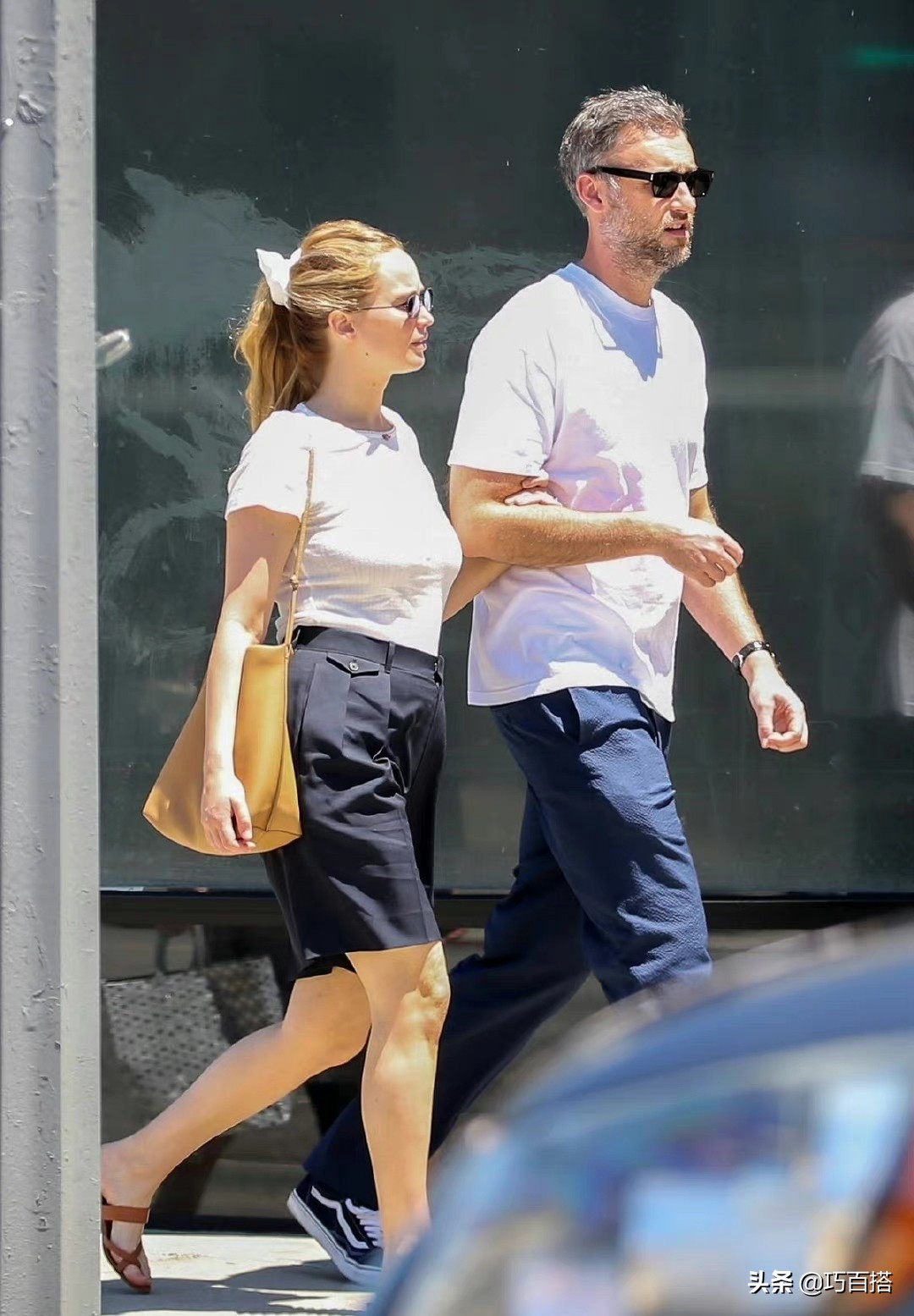 “大表姐”和她老公同框太有爱！结婚3年，依然满心满眼都是对方