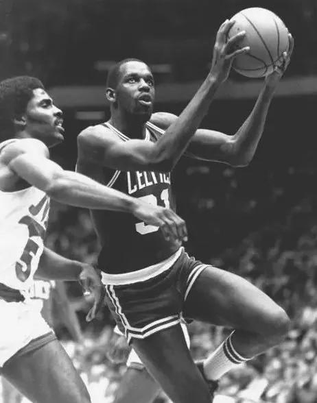 哪些球队是最后加入nba（NBA联盟的发展历程，以及几只王朝球队和标志性球星）