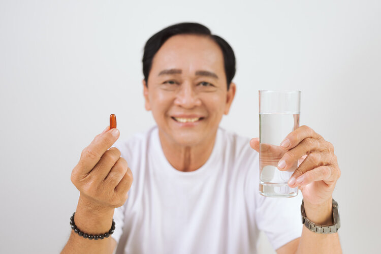 同是高血压，一位按时吃降压药，一位吃三七粉，结果大有不同