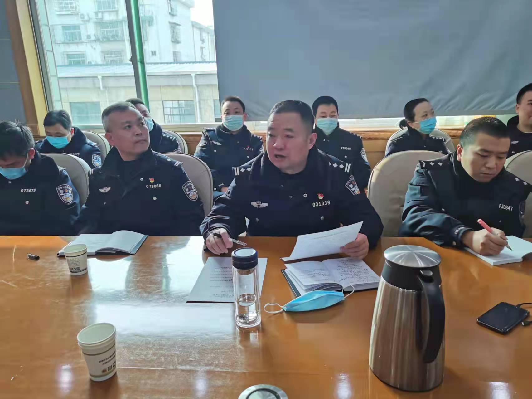 汉中交警二大队召开2022年规范执法业务培训会