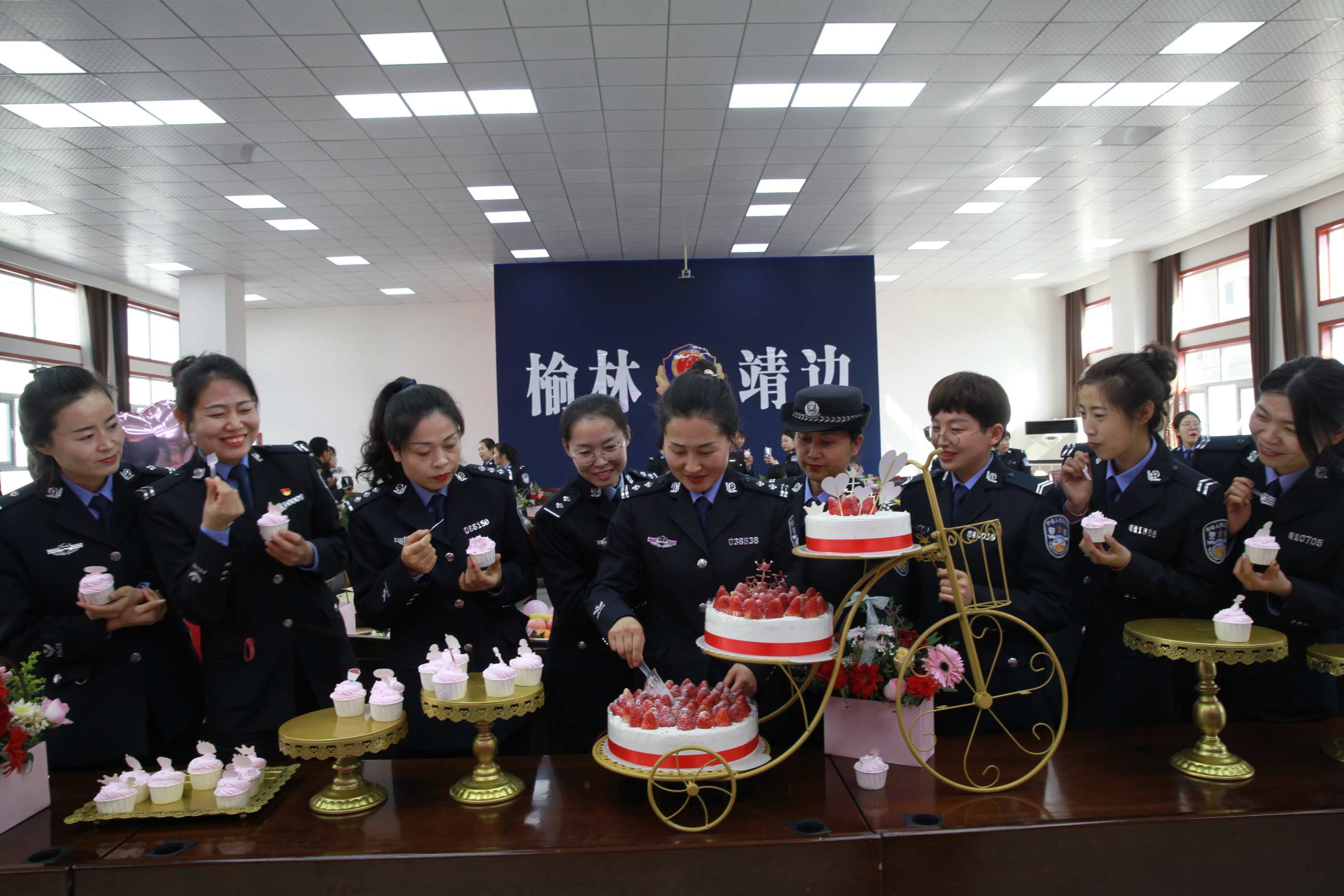 铿锵警花印初心 灼灼芳华绽警营——靖边县公安局开展庆祝“三八”妇女节系列活动