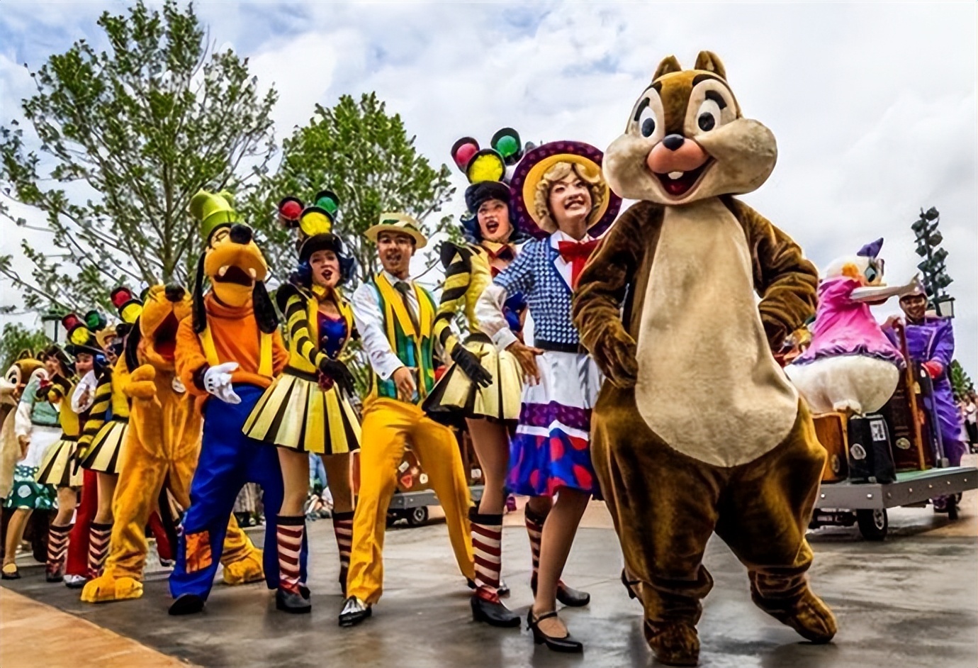 得不到便宜就翻脸？狂妄自大的迪士尼放狠话，没有中国市场也能行