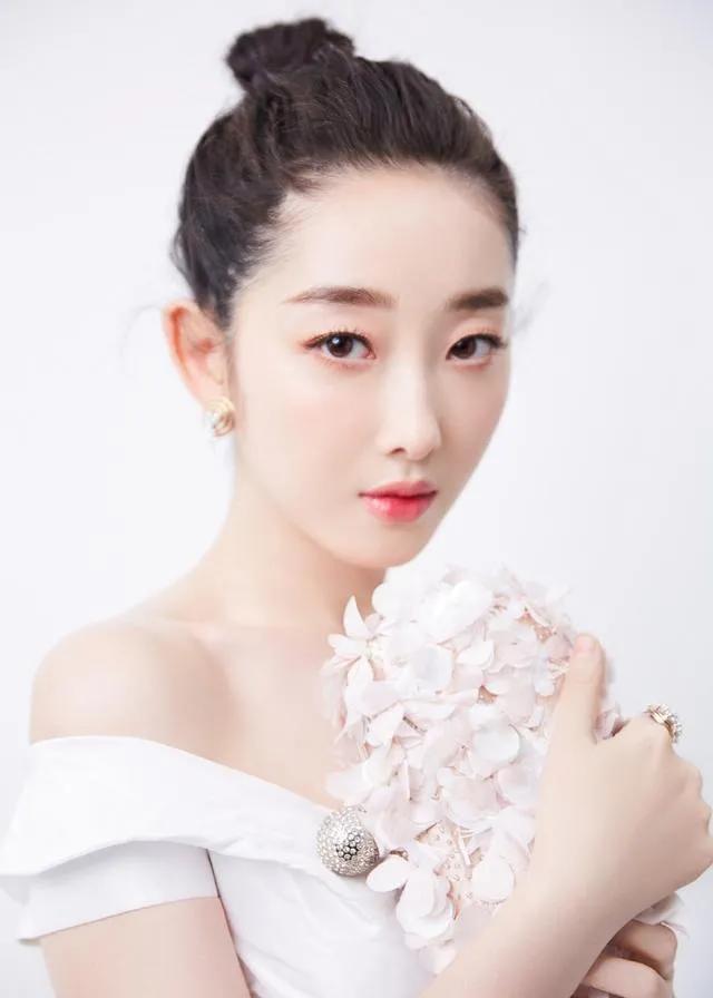 蒋梦婕：气质独特，温婉大方，甜美可人