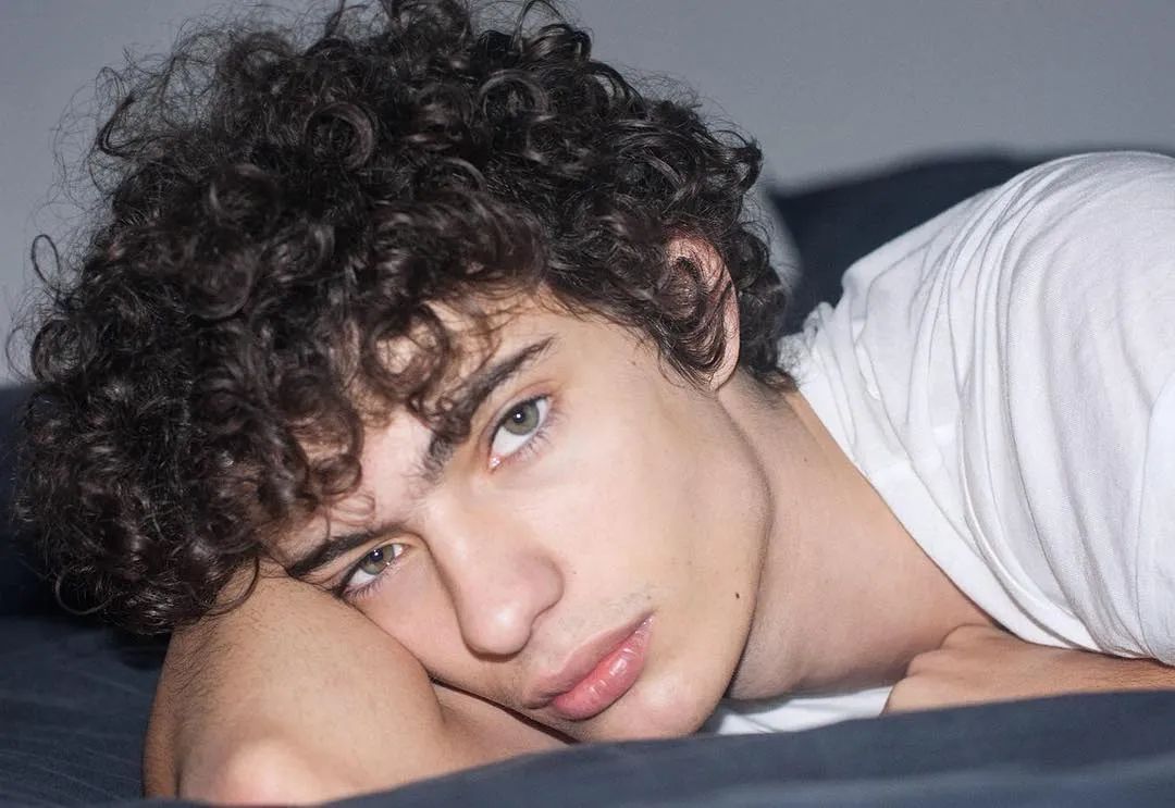 克罗地亚西班牙裔男模特皮耶罗·蒙德斯出演 netflix 电影了!-蘑菇号