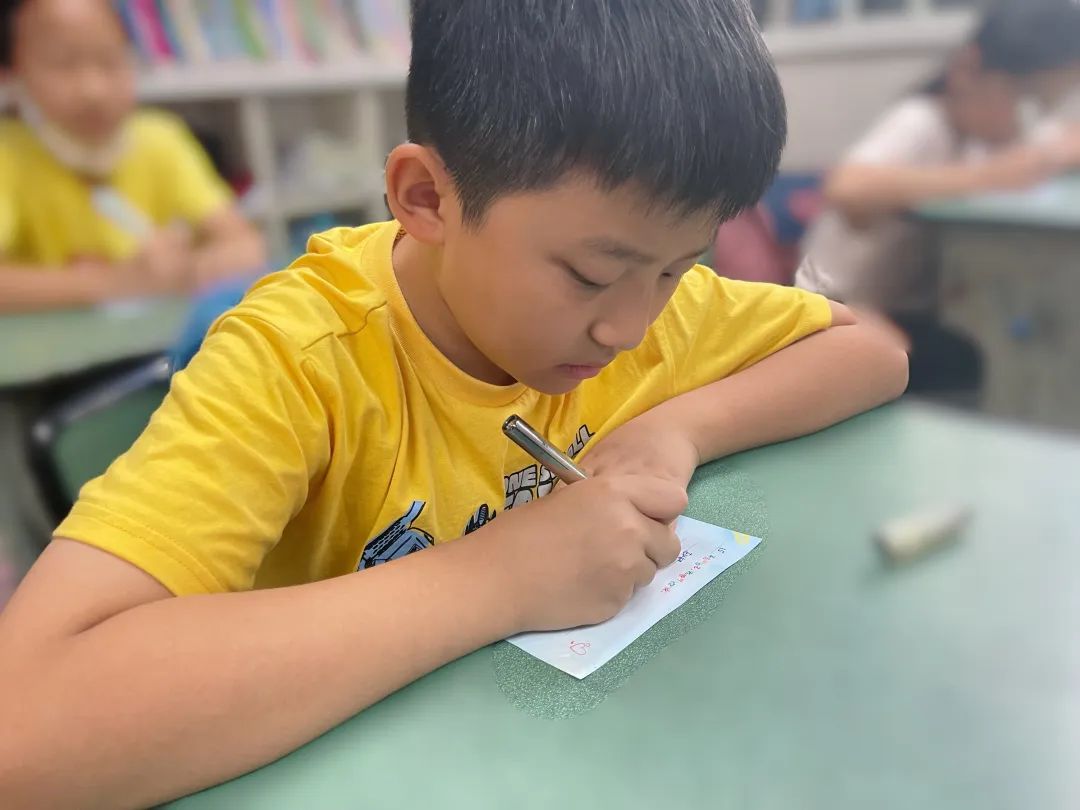 锦江小学开展“聚心传情 向阳生长”第十一届心理健康月系列活动