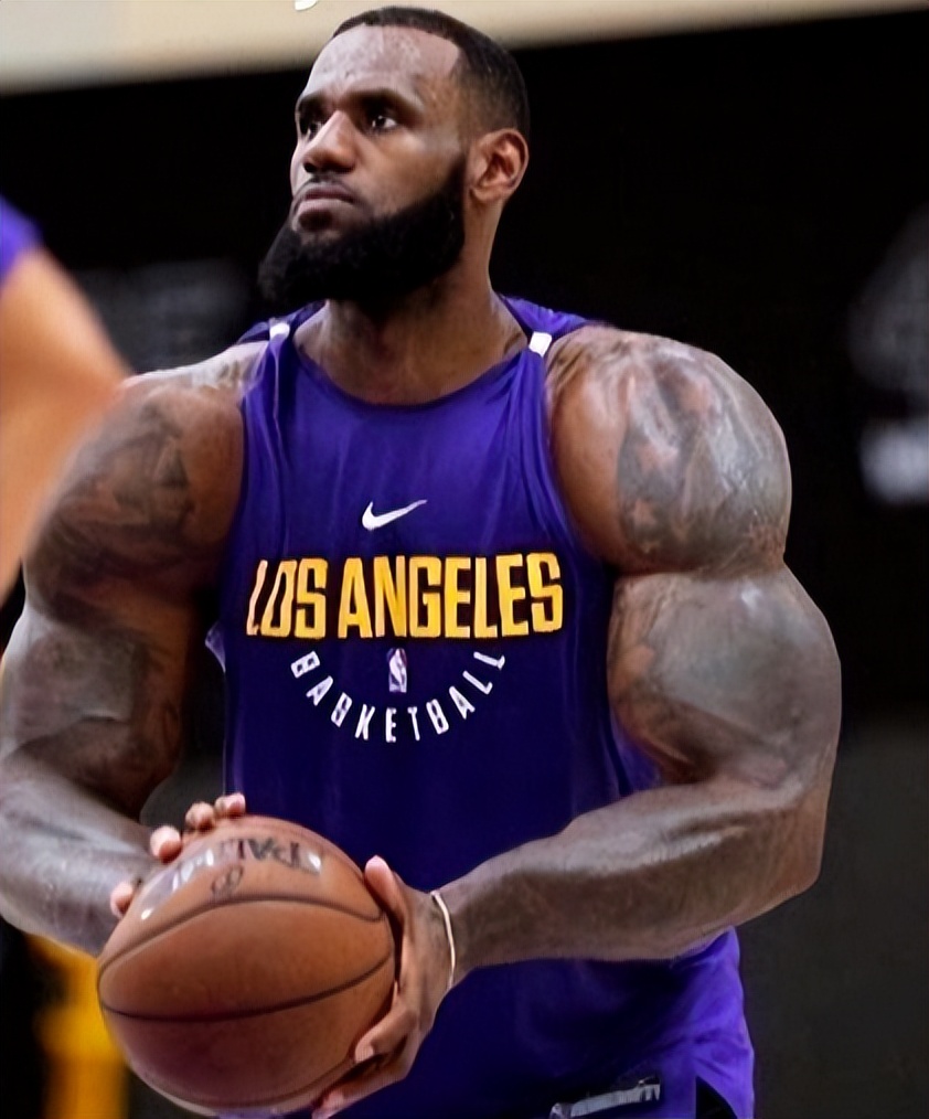 为什么以前nba球衣紧身（你没有看错！NBA真有5人把球衣穿成了“紧身衣”锡安上榜）-华海博客