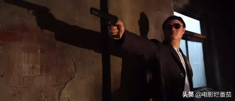 13天破20亿！2022年初这个无名之辈的表演，让我爆发出久违的大笑