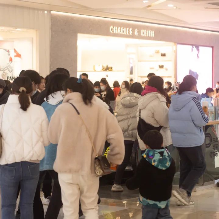 港式浪漫、硬核福利、现场求婚…快来pick你心目中最IN虎年现场