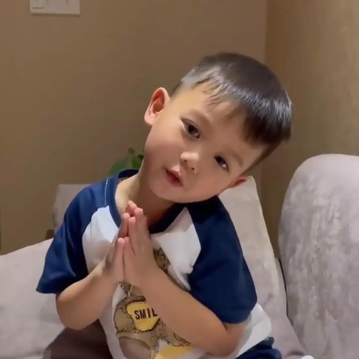 胡杏儿老公晒庆生照，获4岁大儿子唱歌送祝福，可爱歌声萌化人心