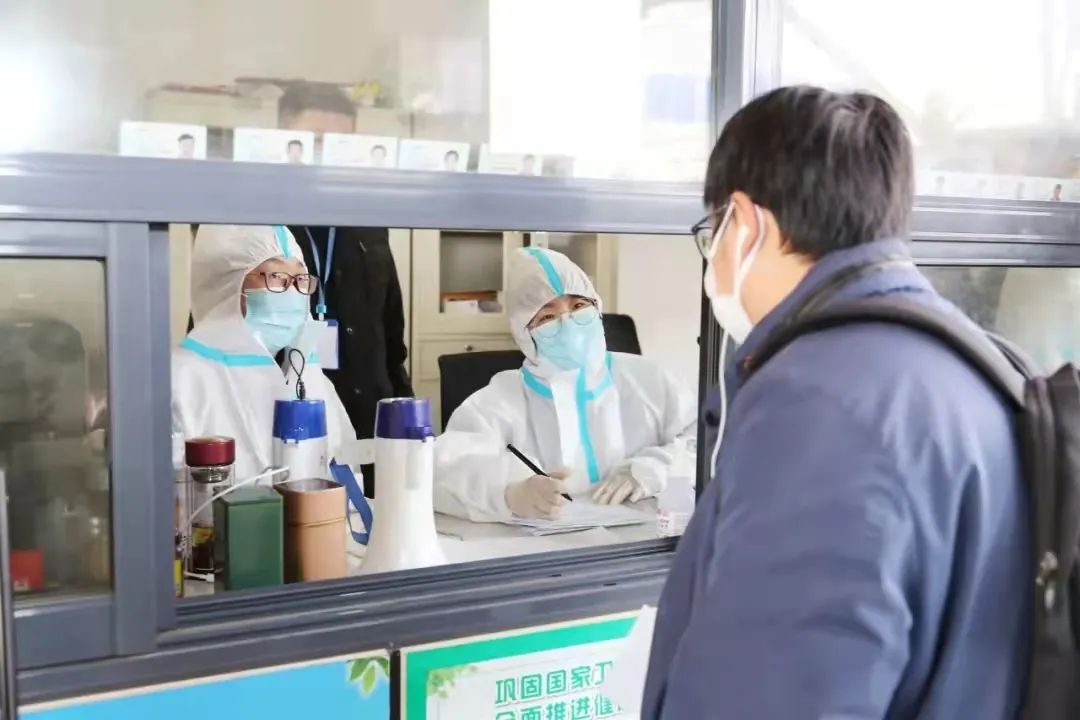 “疫”往无前！检徽闪耀在疫情防控一线！